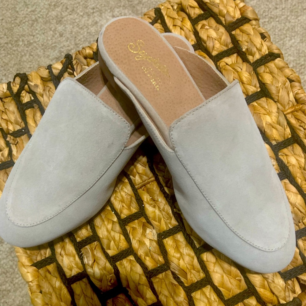 Seychelles Women’s Between Us Suede Sand/Gray Mule Loafers Size 7.5/Mules